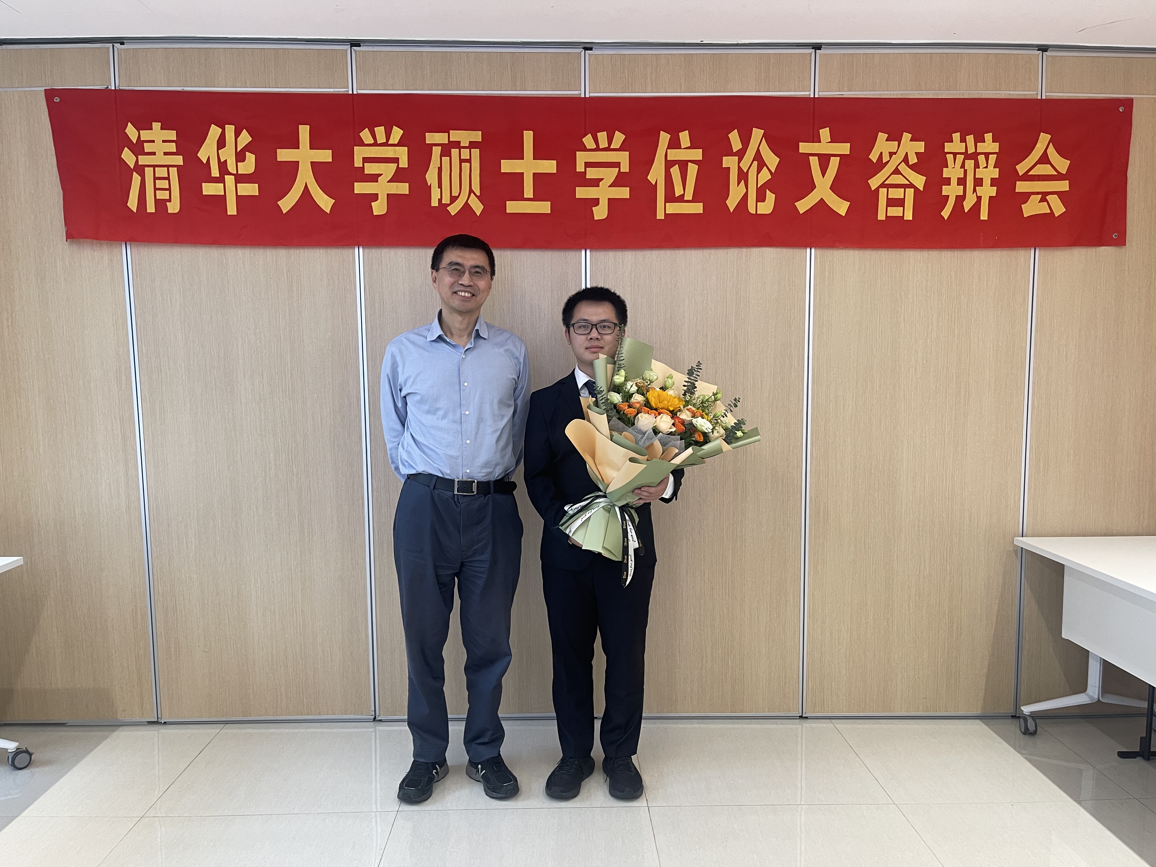 Congrats to Yuhe for a successful oral examination on his thesis!